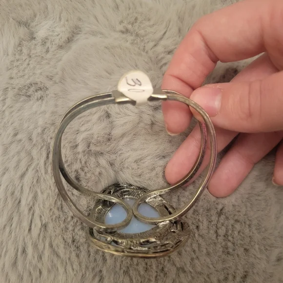 MOONSTONE STATEMENT BRACELET - Picture 6 of 9